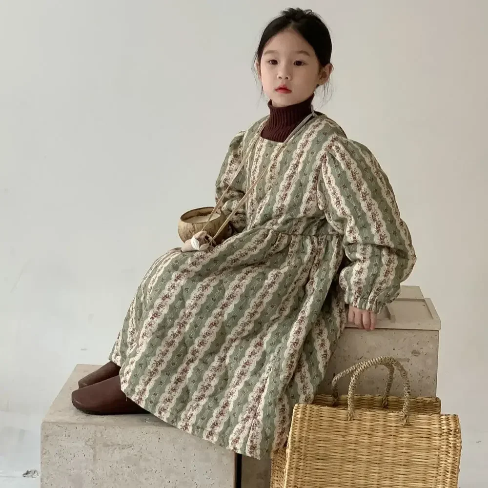 Детское платье 7904 зимнее Новое корейское вертикальное с цветочным принтом