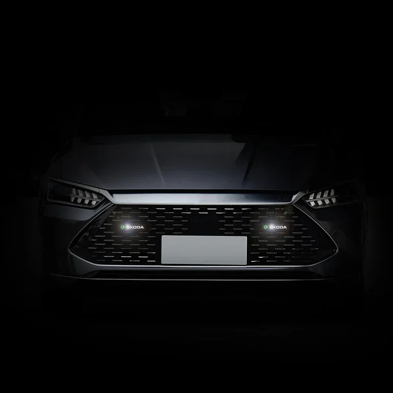 Фото Декоративная светодиодная лампа для передней решетки автомобиля Skoda, световой указатель для Skoda Octavia, Rapid, Fabia, Superb, Kodiaq, Scala, Karo №4