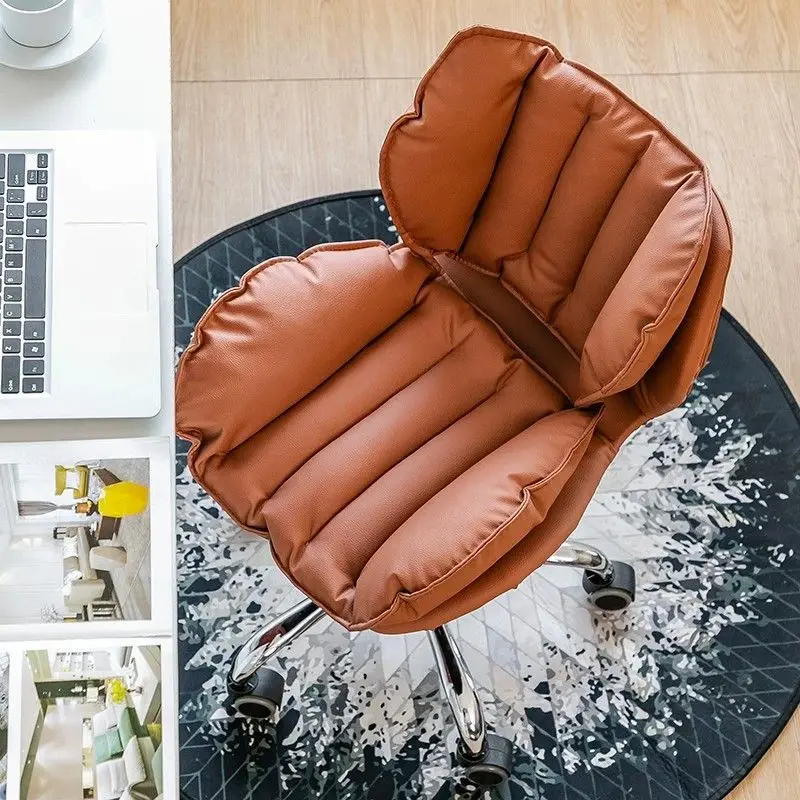 Фото Игровое кресло из искусственной кожи карамельно-коричневого цвета, поворотное, с регулировкой высоты, вращающееся на 360 градусов, для дома и офиса, с универсальными колесиками. №5
