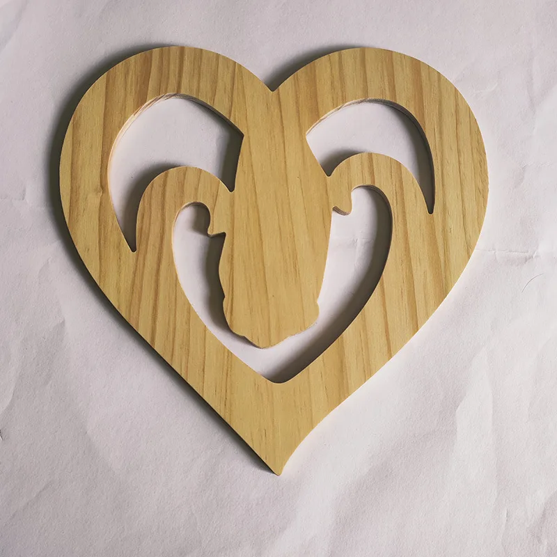 

Wooden Heart Holding Hands Heart Pendant Sculptures Rustic Wall Hanging WoodWall Decor for Home Decor Room Ornament