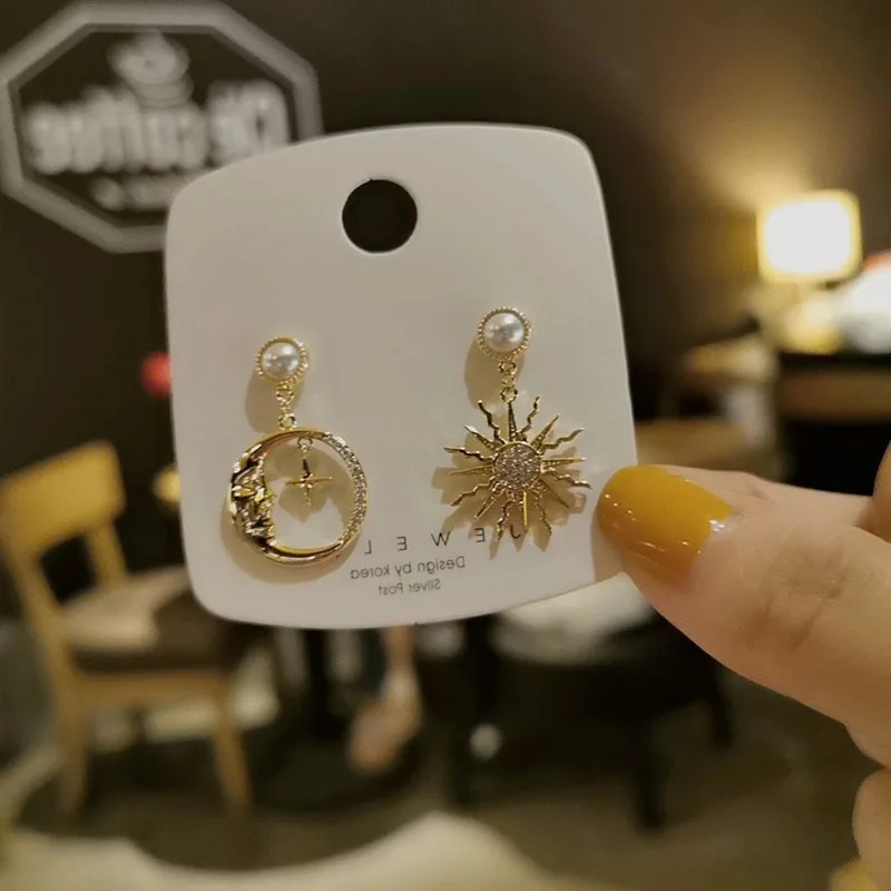 

New 925 Silver Needle Korean Fashion Star Moon Asymmetrical Zircon Earrings As A Jewelry Gift for Women Girl