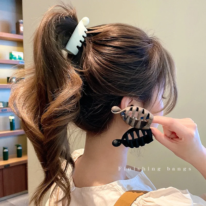 

Frosted High Ponytail Clips Small Size Banana Clip Women Fashion Ponytail Barrette Hair Claw Hairpin Hair Styling Accessories