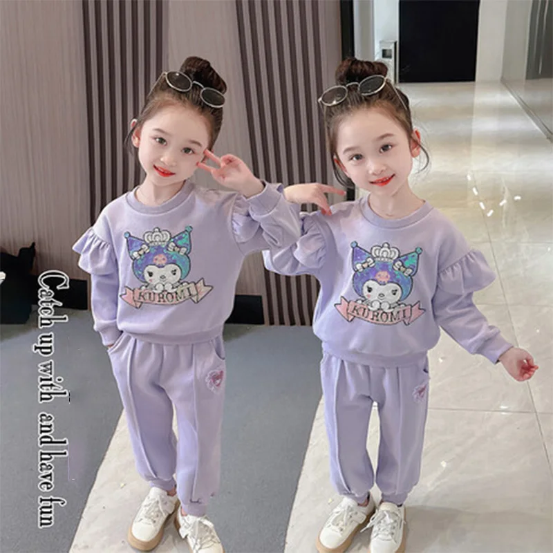 

Милые детские комплекты Sanrio, милый мультяшный костюм Kuromi из толстовки и брюк с длинным рукавом, повседневный спортивный комплект из двух предметов в подарок
