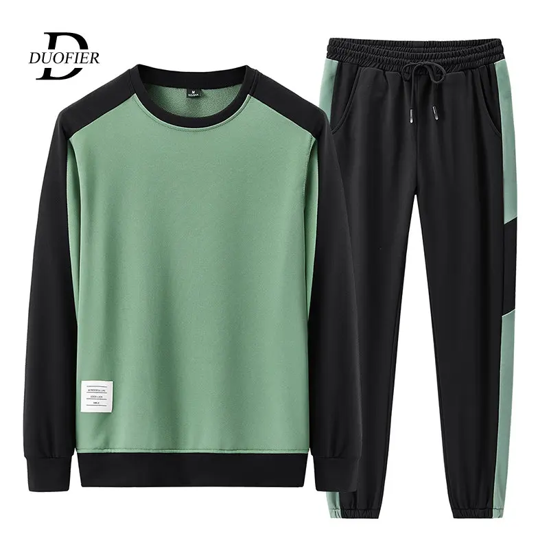 

Костюм спортивный мужской из свитшота с круглым вырезом и брюк