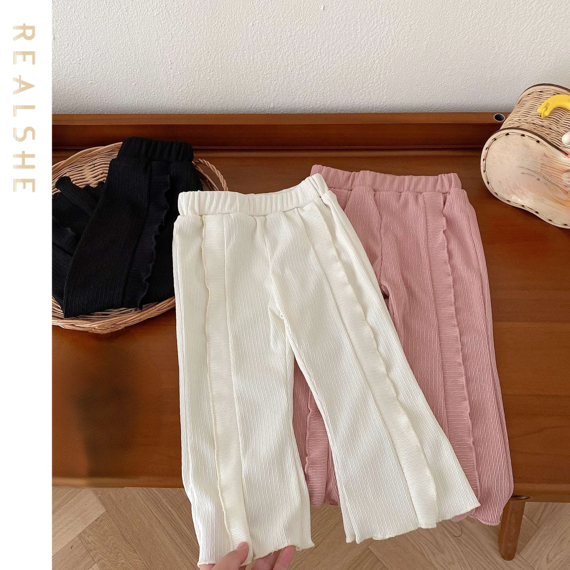 

1-5T Toddler Kid Baby Girls Clothes Solid Fashion Cotton Ruched Flare Pant 2023 Autumn New Elastic Waist Kids Clothes