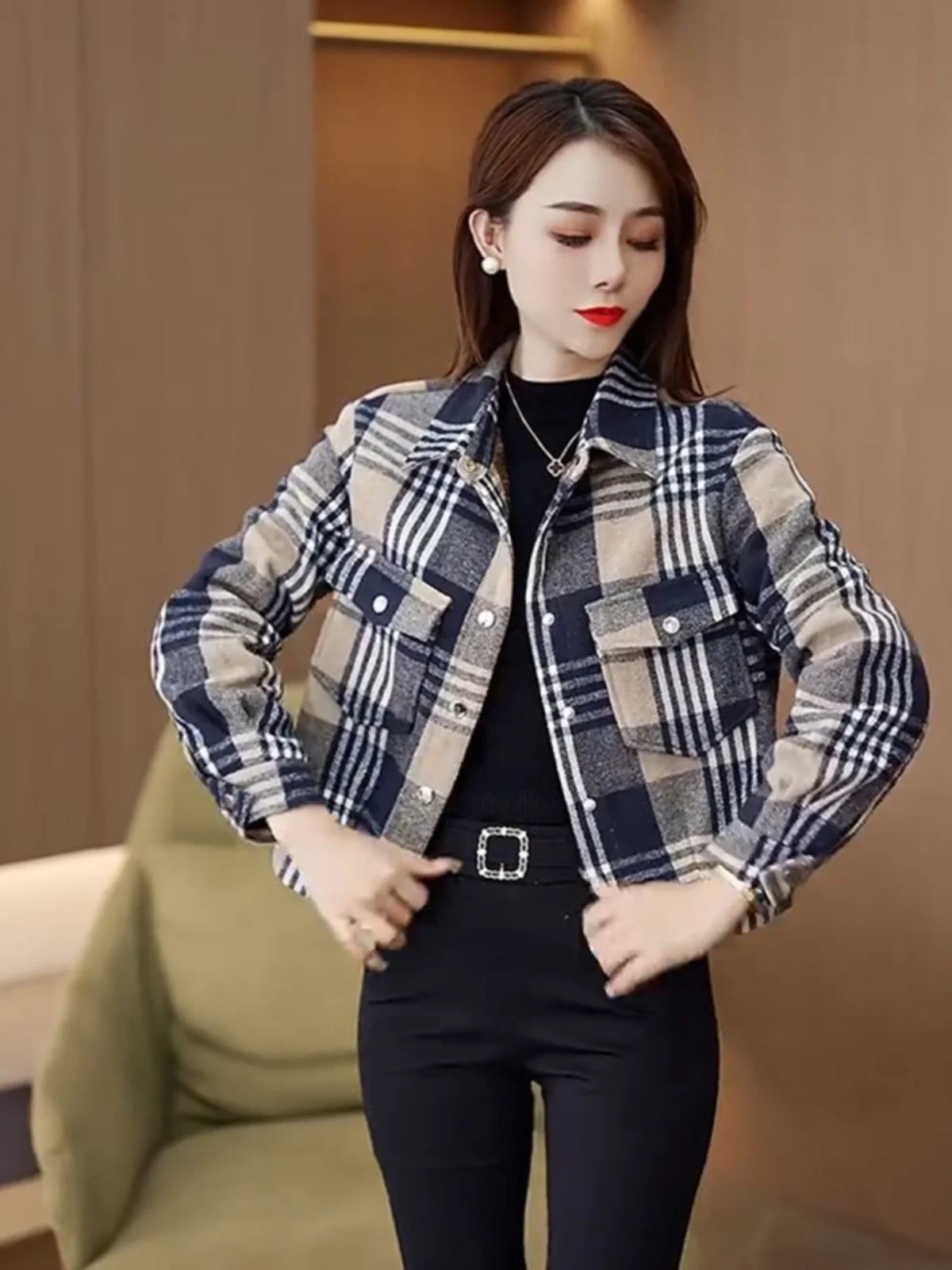 Короткая верхняя одежда в плотную клетку на флисовой подкладке женская