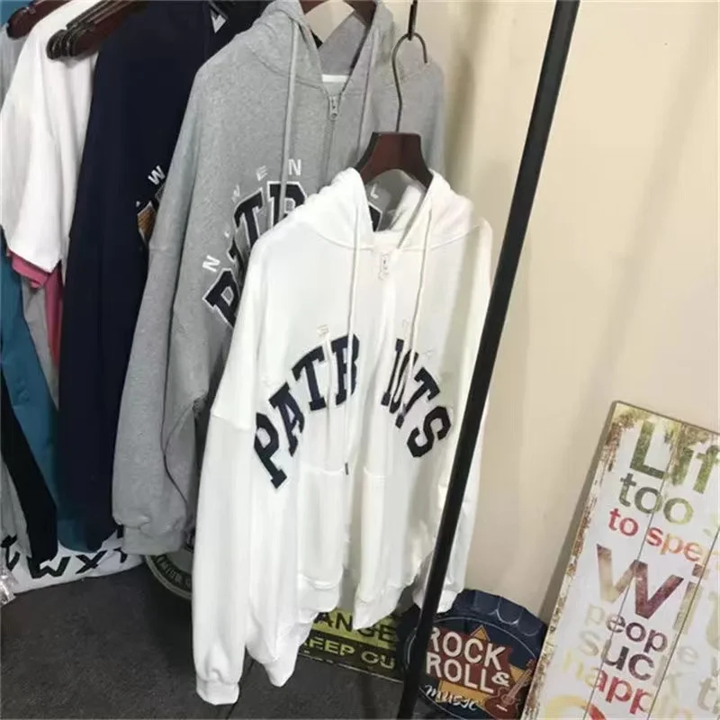 Толстовка женская в студенческом стиле |