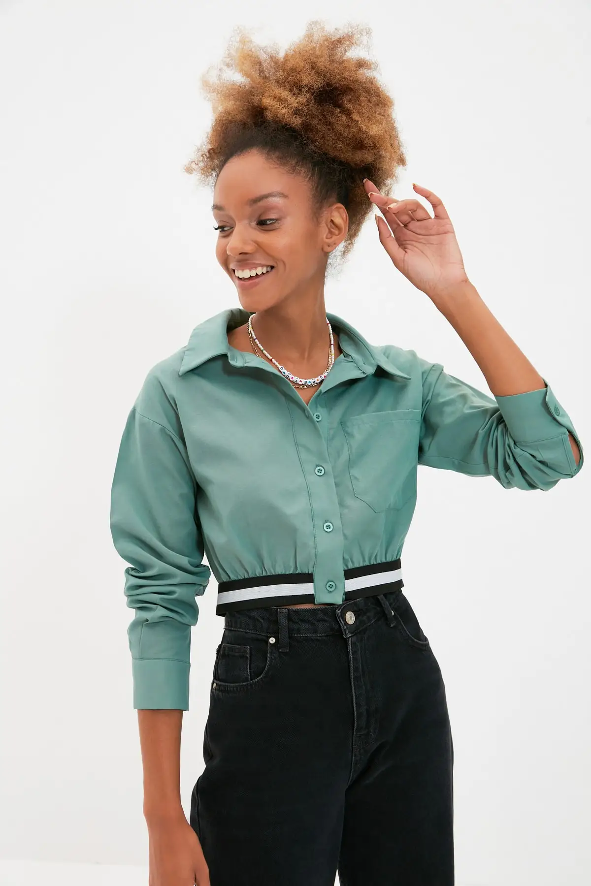 

Trendyol Crop Shirt TWOAW22GO0471