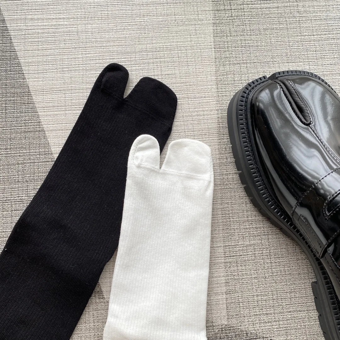 

Margiela strip split-toe Upgraded Women's thin socks