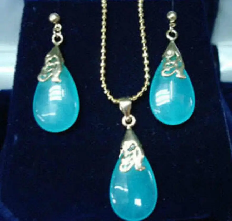 

Natural blue drop jade pendant necklace & earrings set