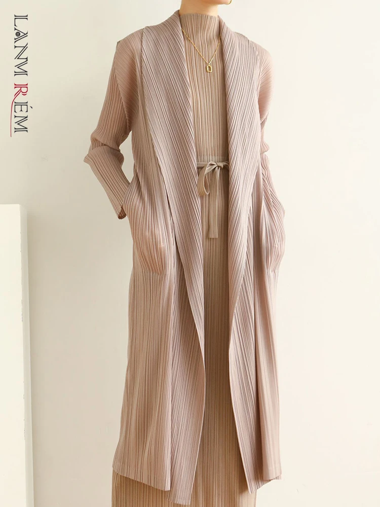 

LANMREM Pleated Trench Coat For Women Lapel Long Sleeves Open Stitch Casual Coats Elegant Female Clothing 2023 New 2YA955