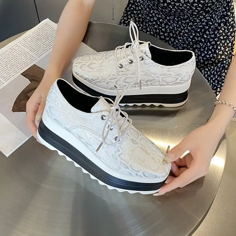 

Fashion Flat Platform Women Shoes Square Toe Reticulated python Up Leather Wedges British Style Casual Shoes Woman Real Leather