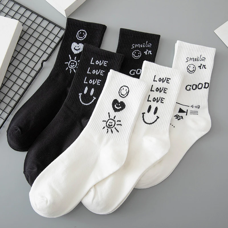 3 Pairs/Box Simplicity Love Smiley Stockings Cotton Harajuku Black White Graffiti Soft Fashion Gifts Men Women Long Socks Pack