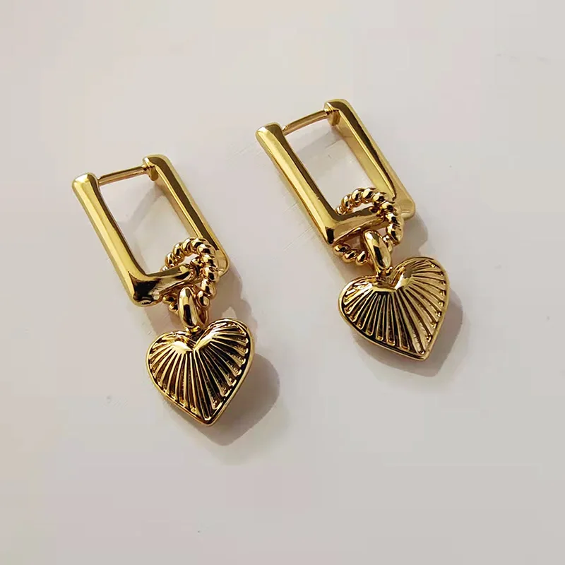 

Женские серьги-подвески в форме сердца, золотого цвета