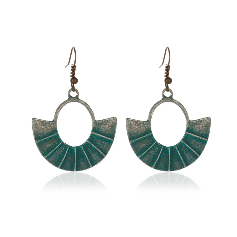 

Bohemian Retro Ethnic Silver Color Scallop Earrings Palace Style Ancient Bronze Drop Earrings Creative Lady Party Drop Earrings