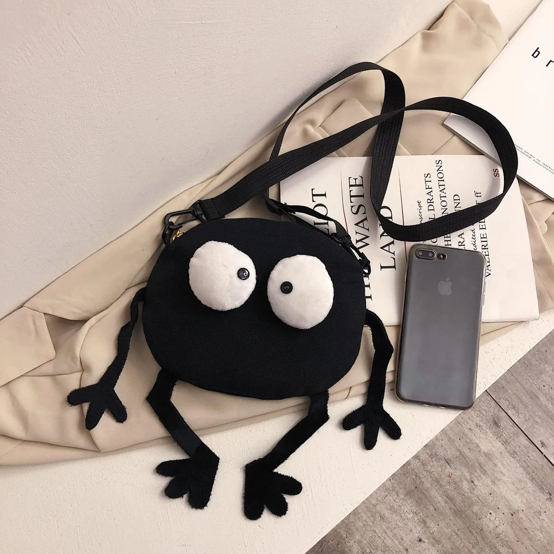 Female Crossbody Bag Fun Creative Canvas Shoulder Bag New Korean Fashion Girl Cute Messenger Bag Circular Cartoon Student  Bag