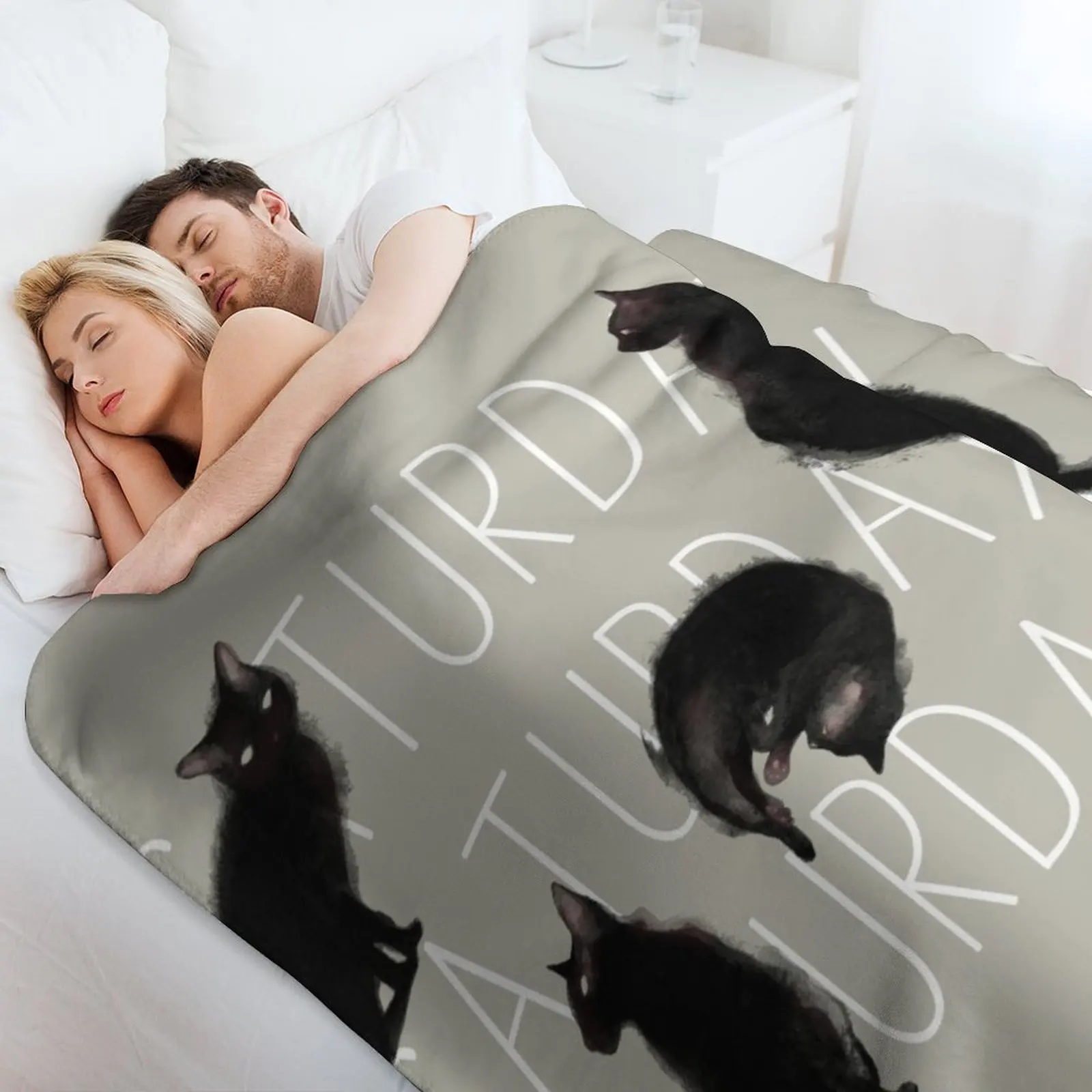Фото Плед Caturdays с изображением черной кошки, уютный плед, подарок на день рождения для него и для нее №4