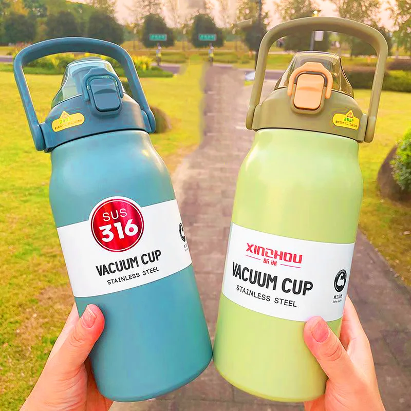 

New Portable Insulating Cup 1500ML Large Capacity Insulating Water Bottle Roller Vacuum flask Outdoor Insulating Cup