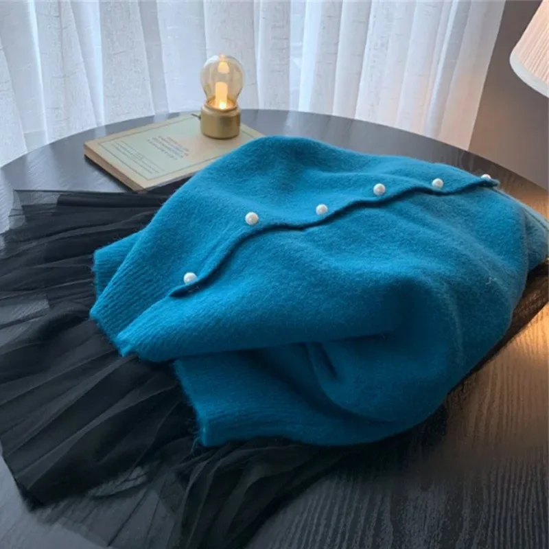 Трикотажный кардиган с круглым вырезом длинным рукавом и пряжкой