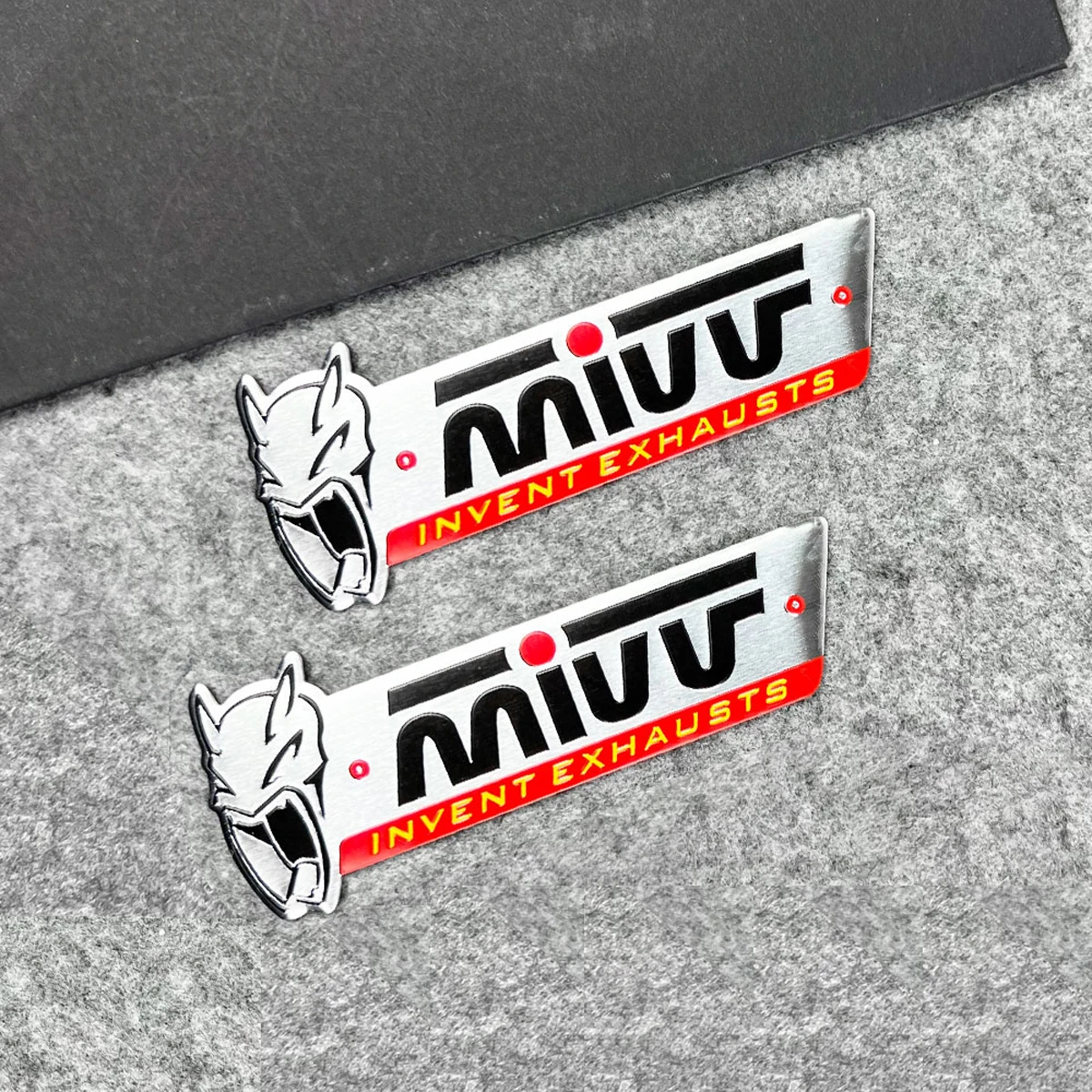 

2 шт./партия, алюминиевые наклейки на выхлопные трубы мотоцикла