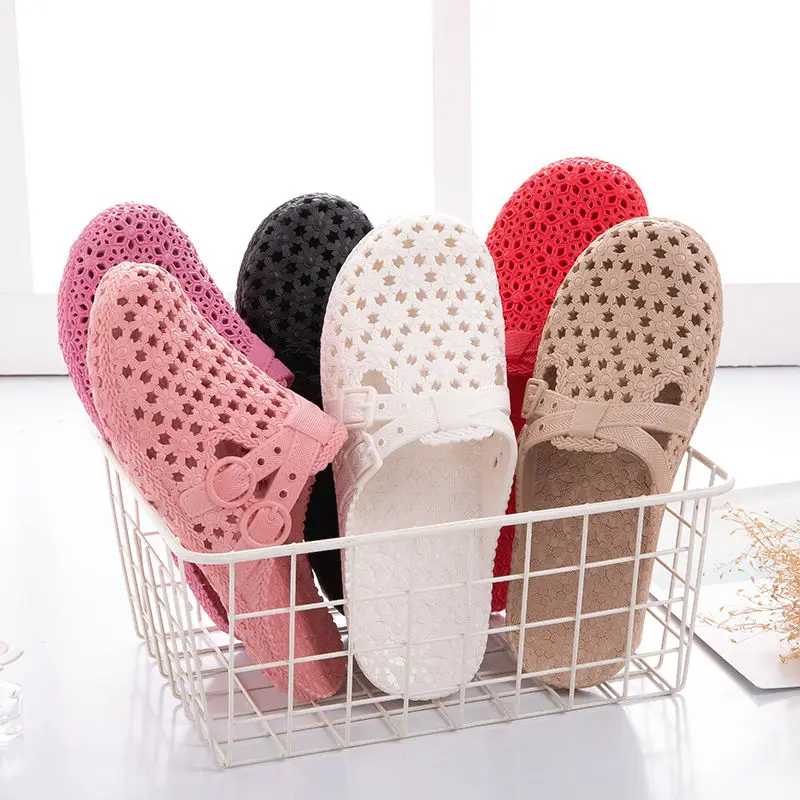 Шлепанцы женские массивные для душа сланцы однотонные дизайнерские пушистые