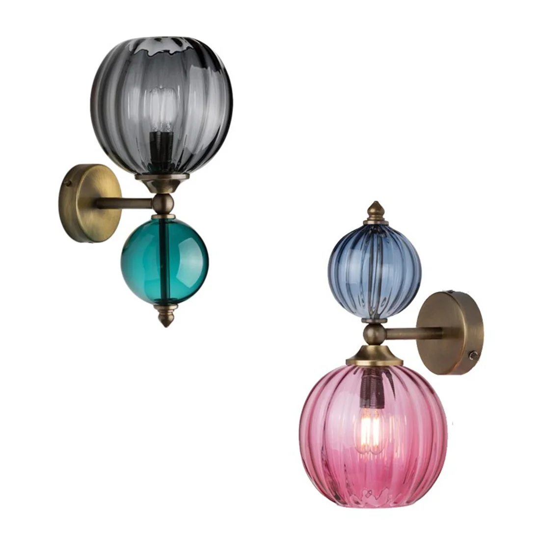 Стеклянный настенный светильник