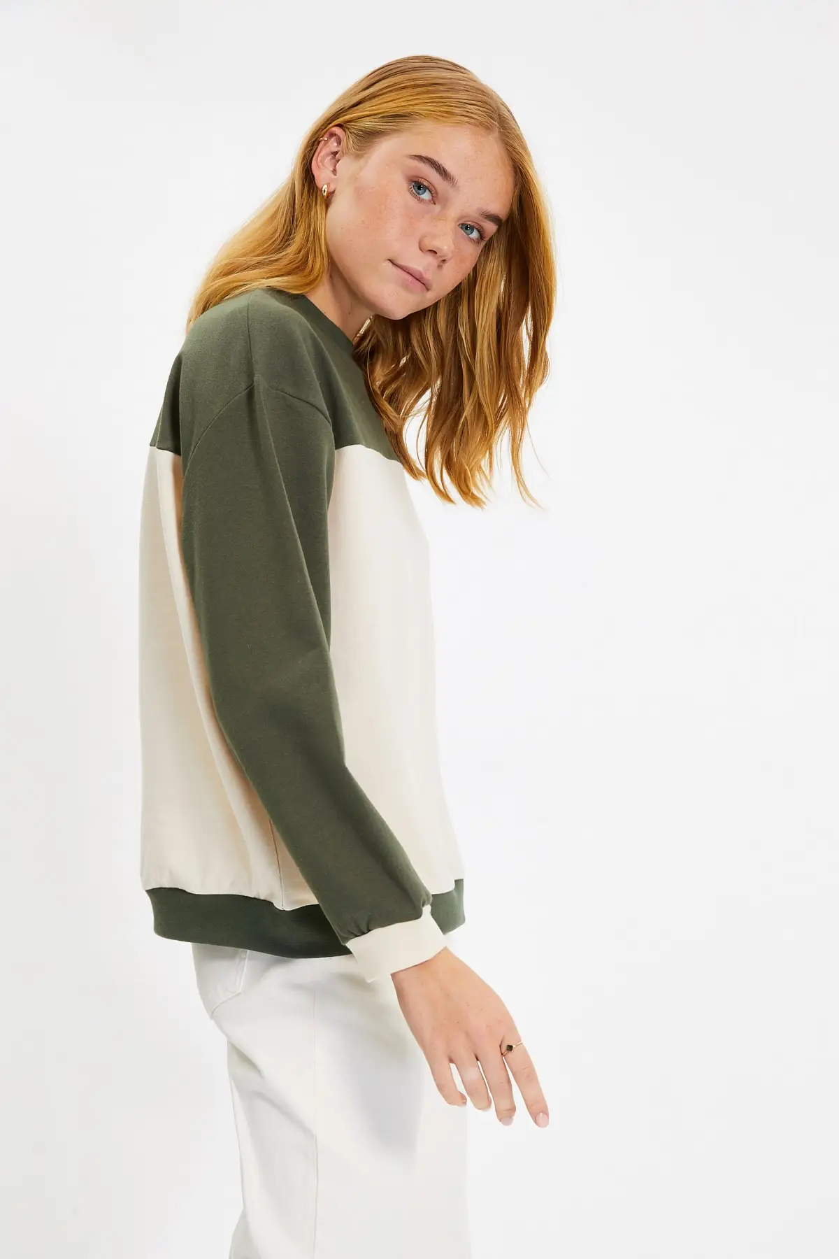 

Trendyol With Color Block Knitted Sweatshirt TWOAW22SW1352