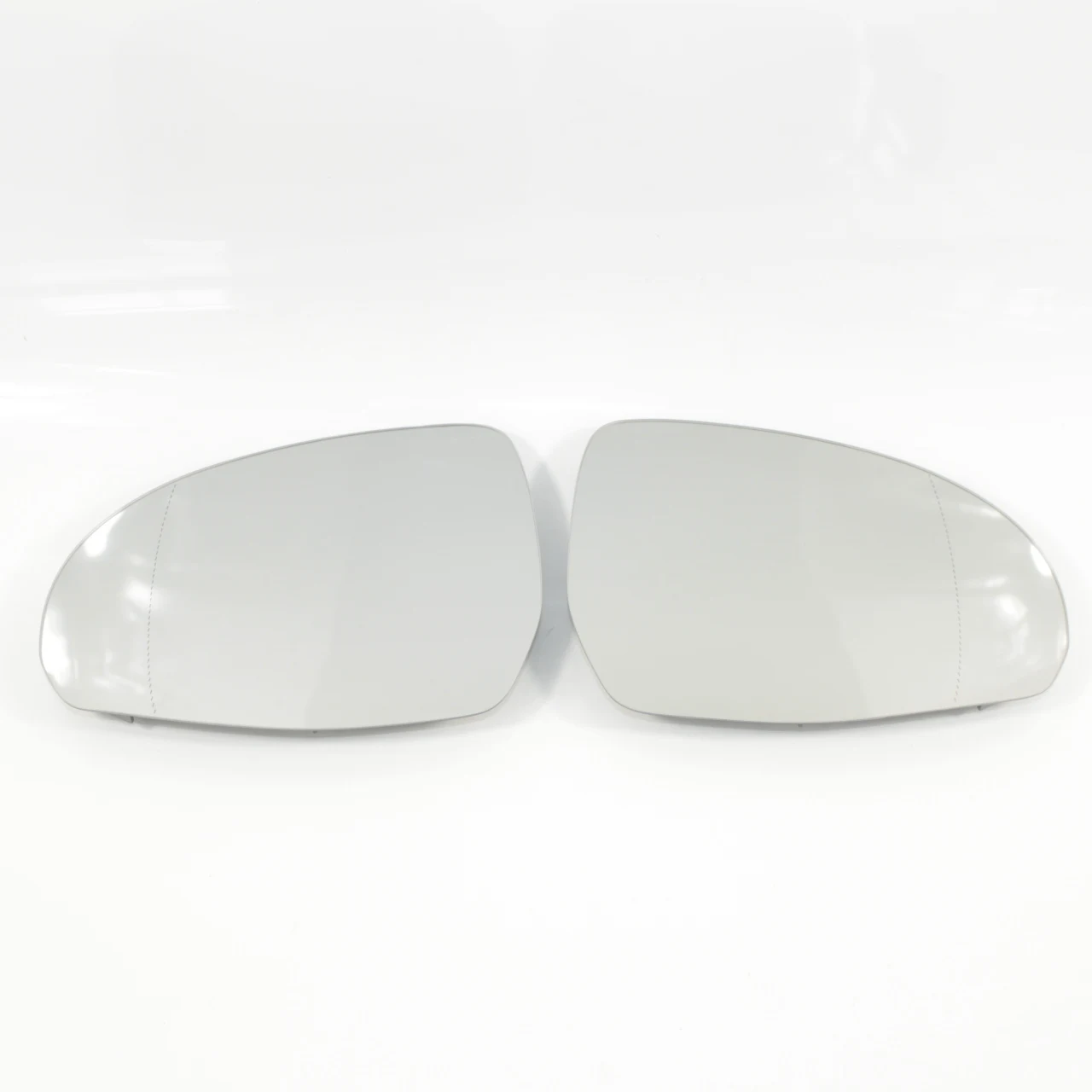 

Wing Mirror Glass Fits for Mercedez Benz C-class 2022