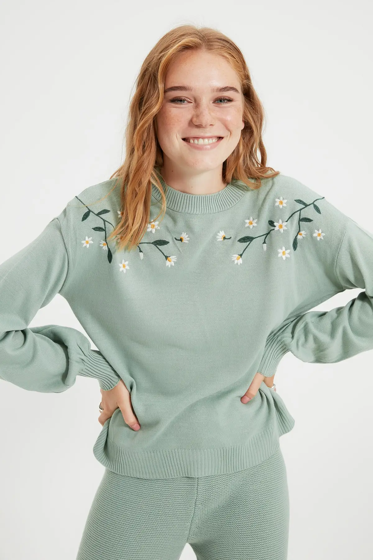 

Trendyol Embroidered Detailed Knitwear Sweater TWOAW22KZ0211