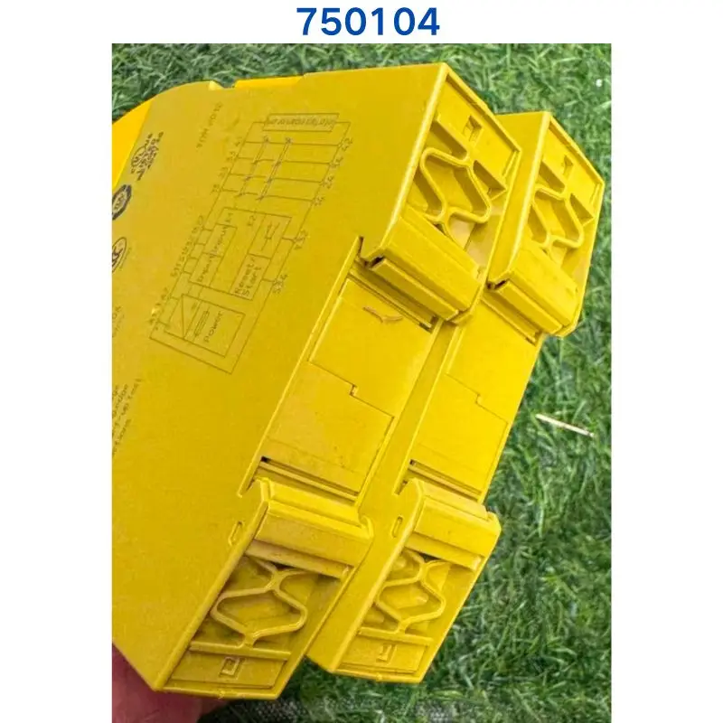 95% новое реле PILZ PNOZ S4 750104