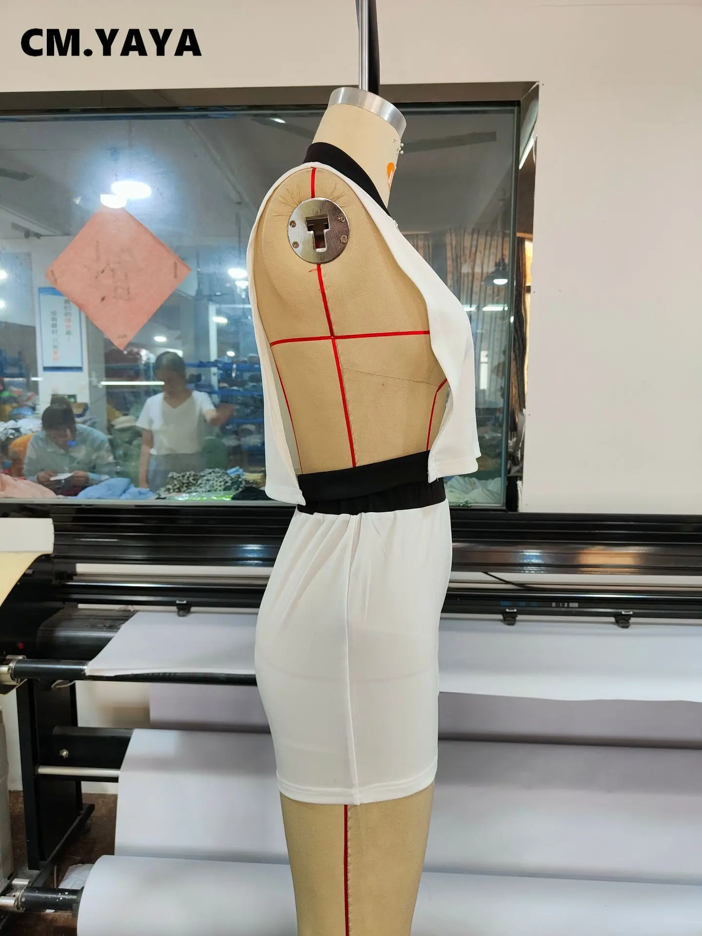 Женский спортивный костюм CM.YAYA Active из двух предметов летний укороченный топ на