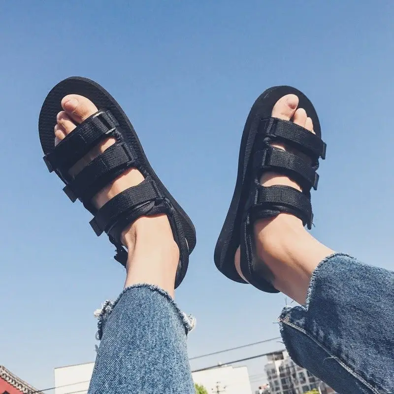 

Instagram cool slippers male summer fashion wear Korean version of the trend of a flip-flop lovers students non-slip beach shoes