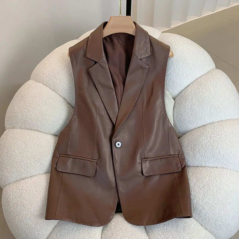 Женская кожаная куртка без рукавов