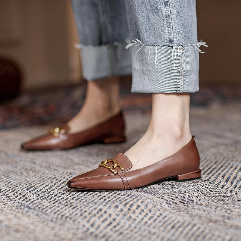 32-43 large size pointed cow leather women's shoes with metal decoration low heel thick heel women's shoes