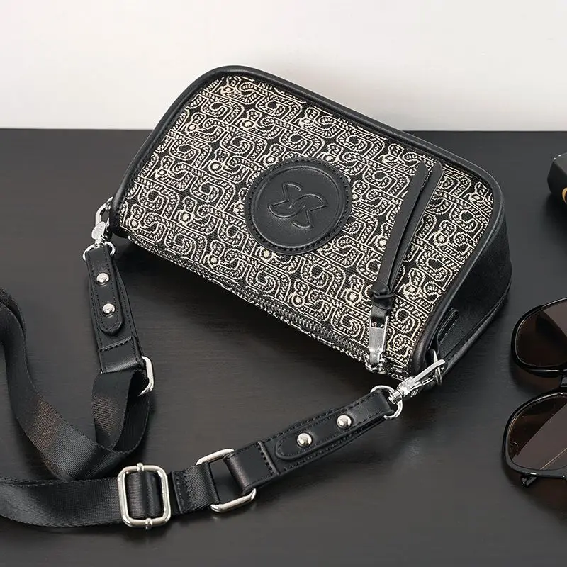 2023 New Fashion Men's and Women's Shoulder Bag Small Square Bag Korean Trendy Crossbody Bag Shoulder Bag