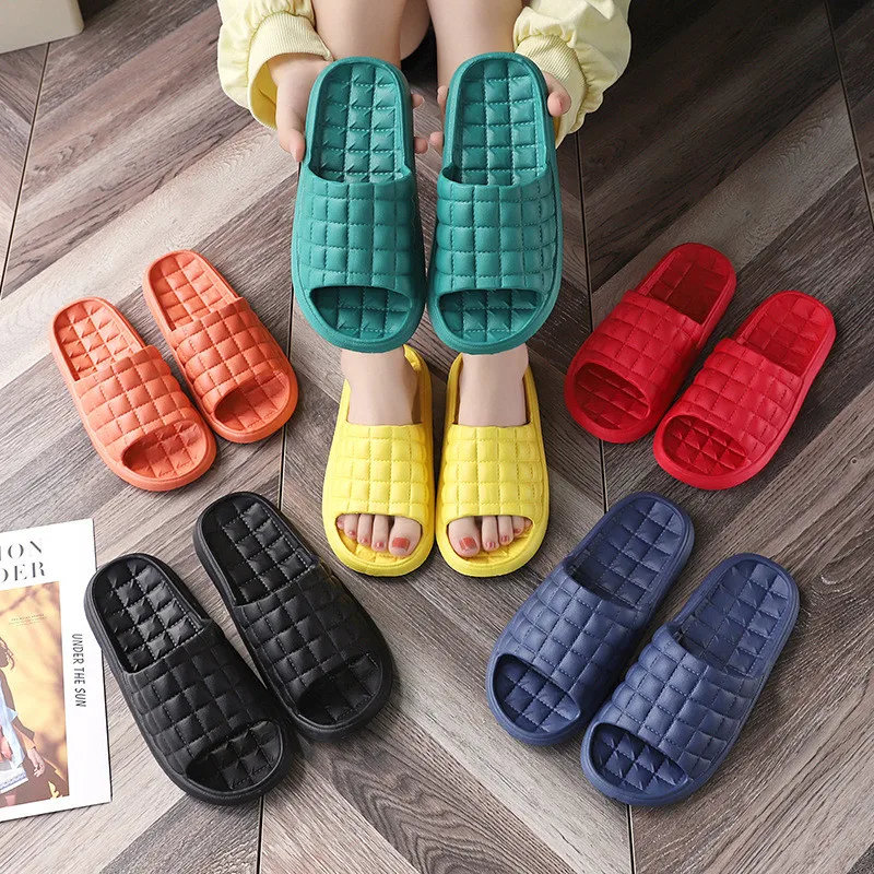 

2022 Women Indoor Home Slippers Summer Soft Comfortable Non-slip Flip Flops Bath Slippers Couple Family Flat Shoes Hotel Sandals