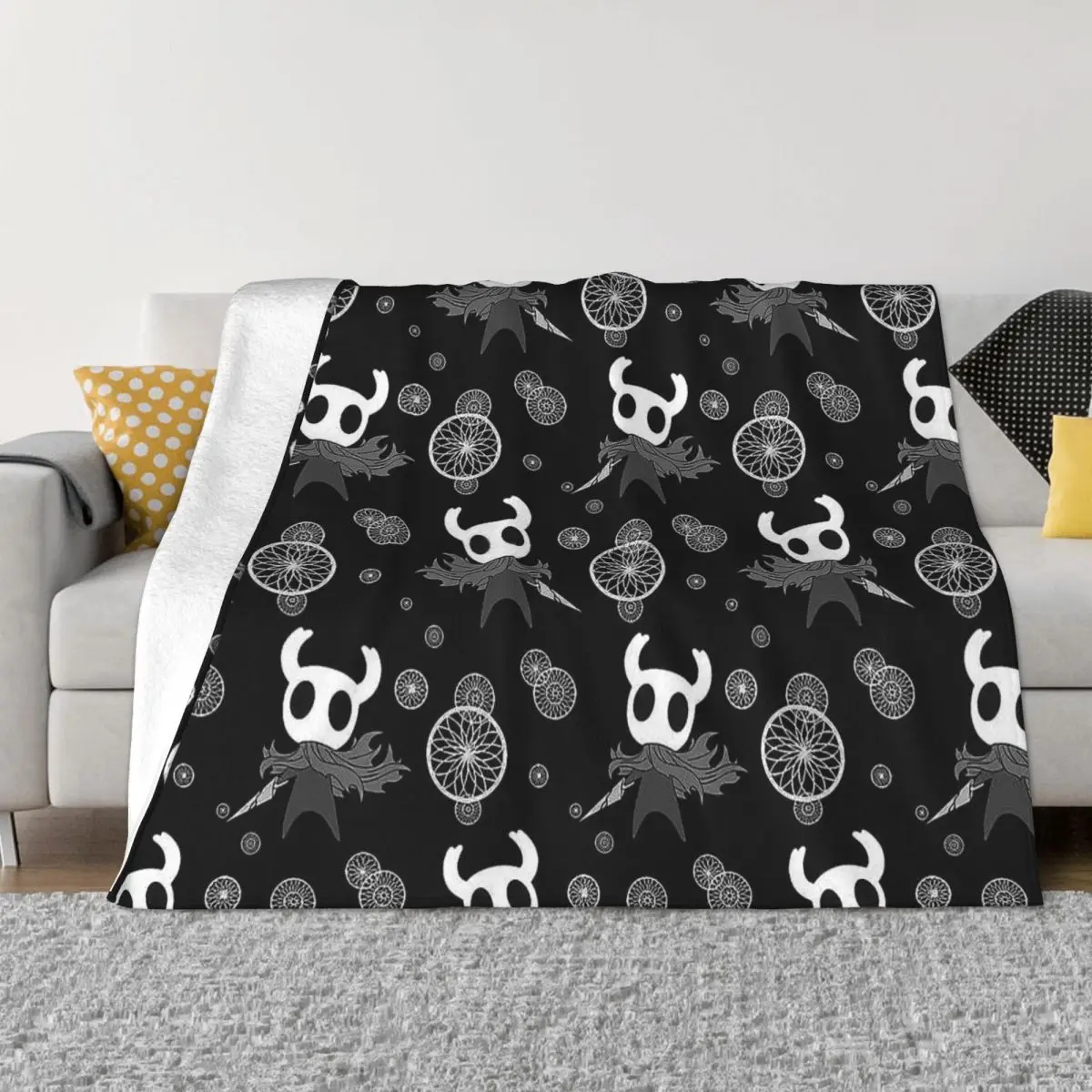 

Game Blanket Flannel Decoration Hollow Knight Pattern Portable Home Bedspread
