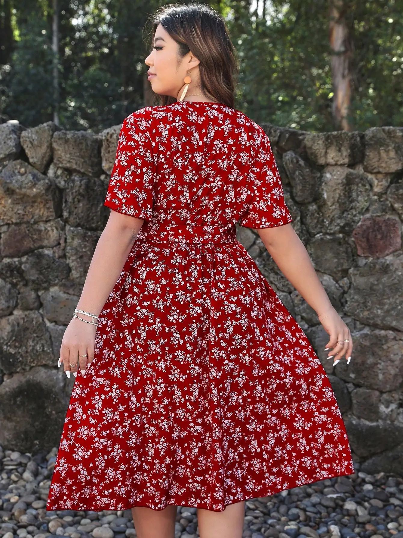 Рисунок 2 - Платье с запахом Finjani