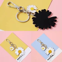2022 white daisy flower keychain fashion cute korean car key ring holder trinkets for women girls bag pendant llavero keyfob