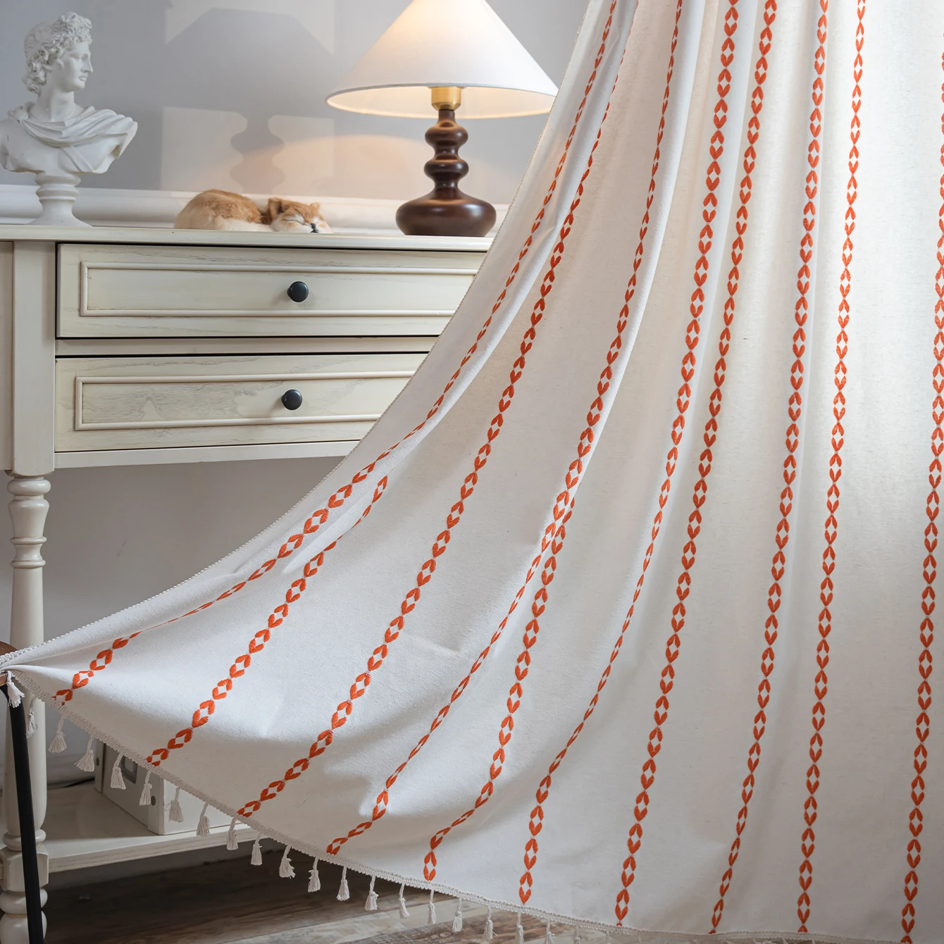 Полузатемняющие шторы декоративные занавески в богемном стиле с оранжевой