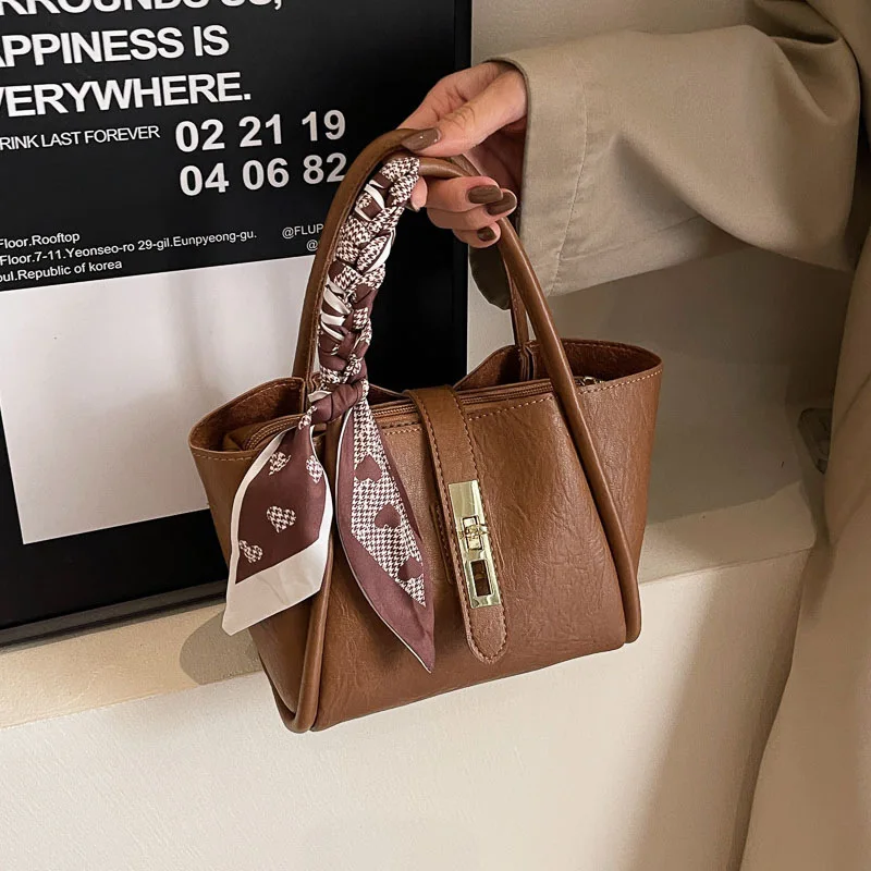 Женская сумка модная новинка 2024 сумка-мешок высококачественная через плечо в