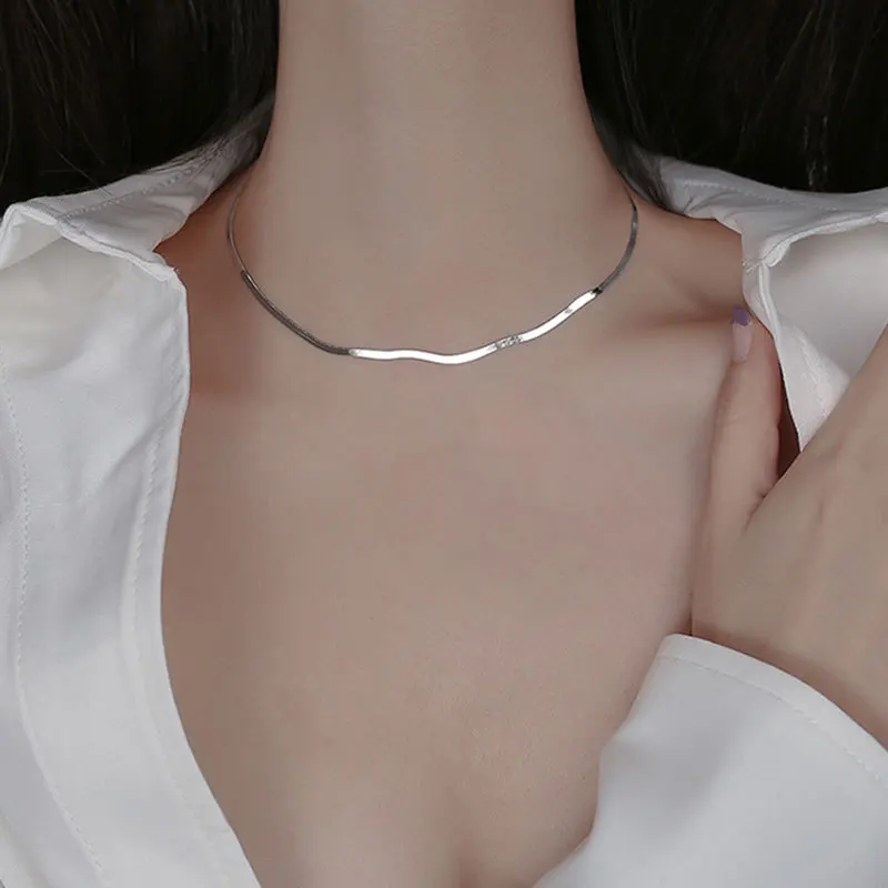 

S925 Sterling Silver Blade Chain Necklace New Personality Short Clavicle Chain Simple Fashion Necklace