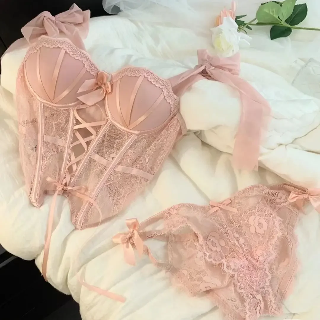 Женский комплект нижнего белья из бюстгальтера и трусиков цвета в ассортименте