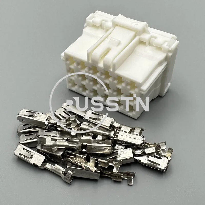 

Автомобильный усилитель мощности, 18 Pin 7-968974-1 2-967629-1