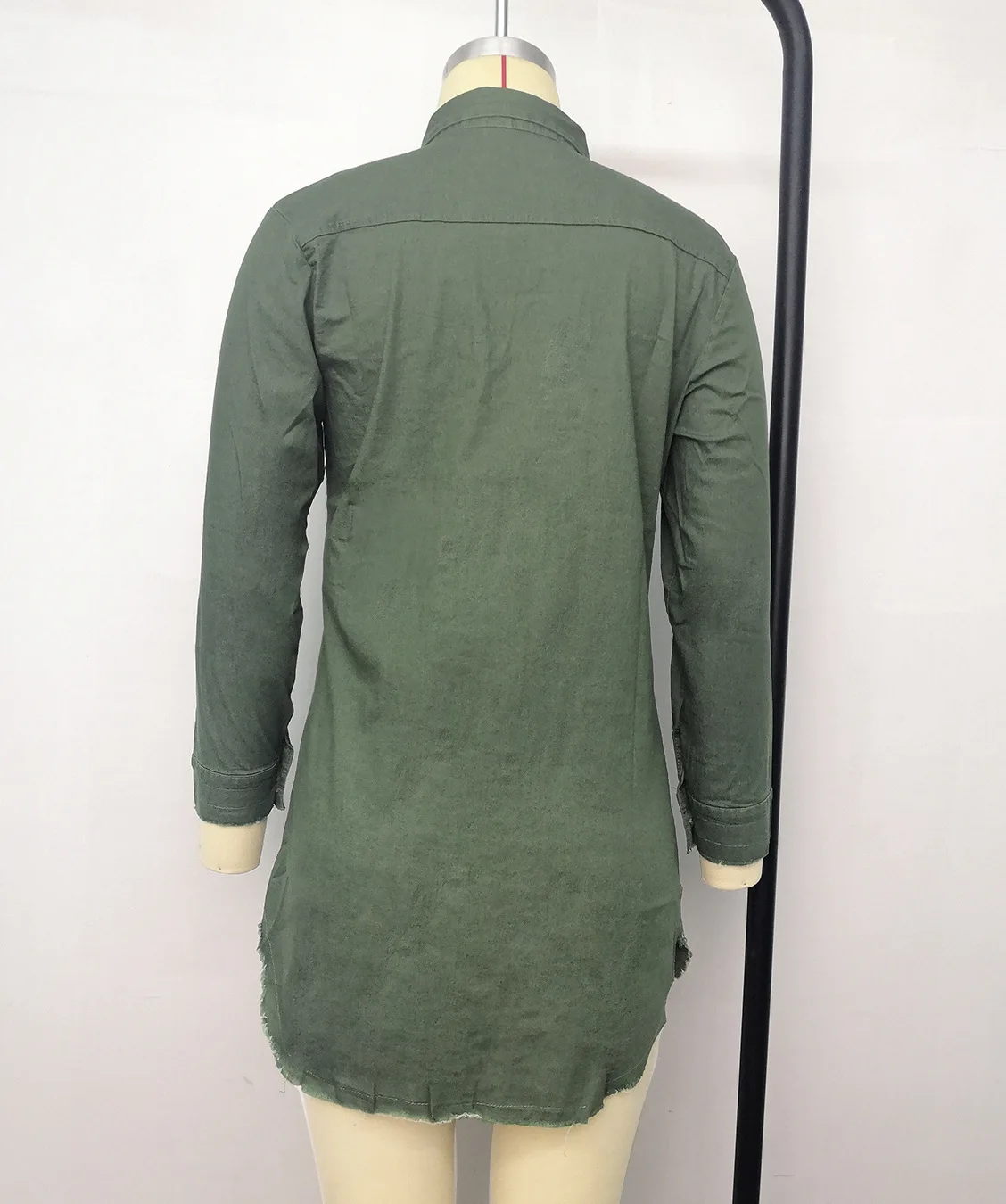 Рисунок 6 - Женская джинсовая рубашка с бахромой