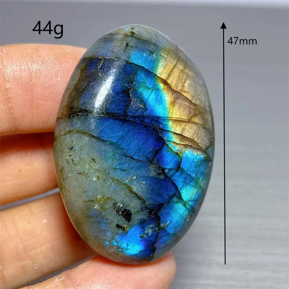 

Радужный лабрадорит для дома