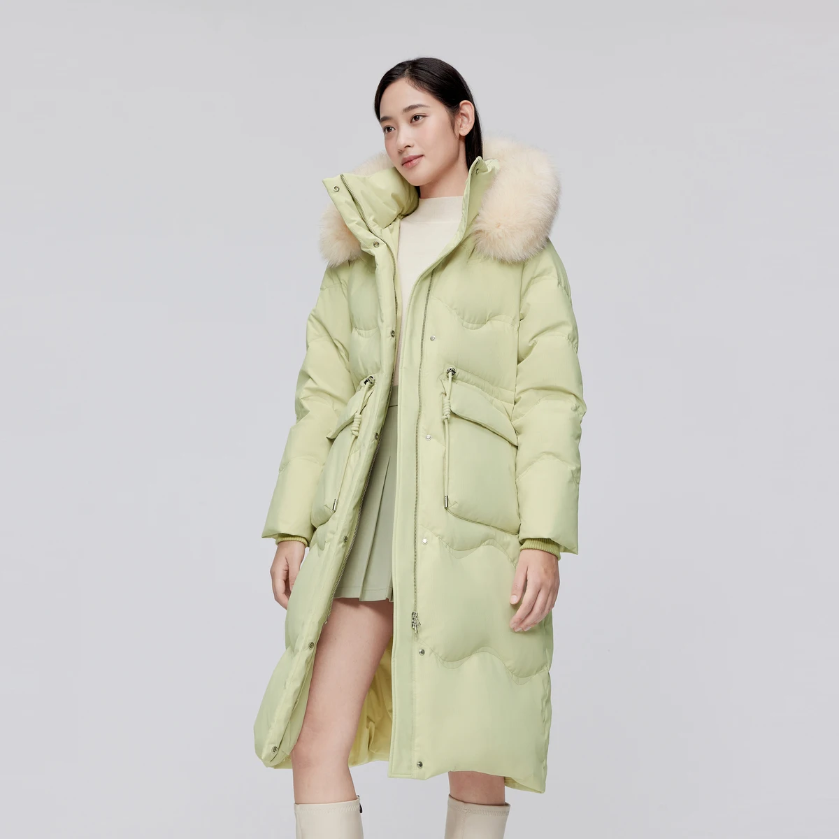 Женская зимняя пуховая куртка BOSIDENG