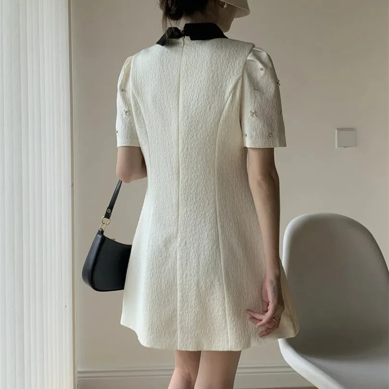 Женское платье-поло с вышивкой однотонное приталенное Повседневное платье