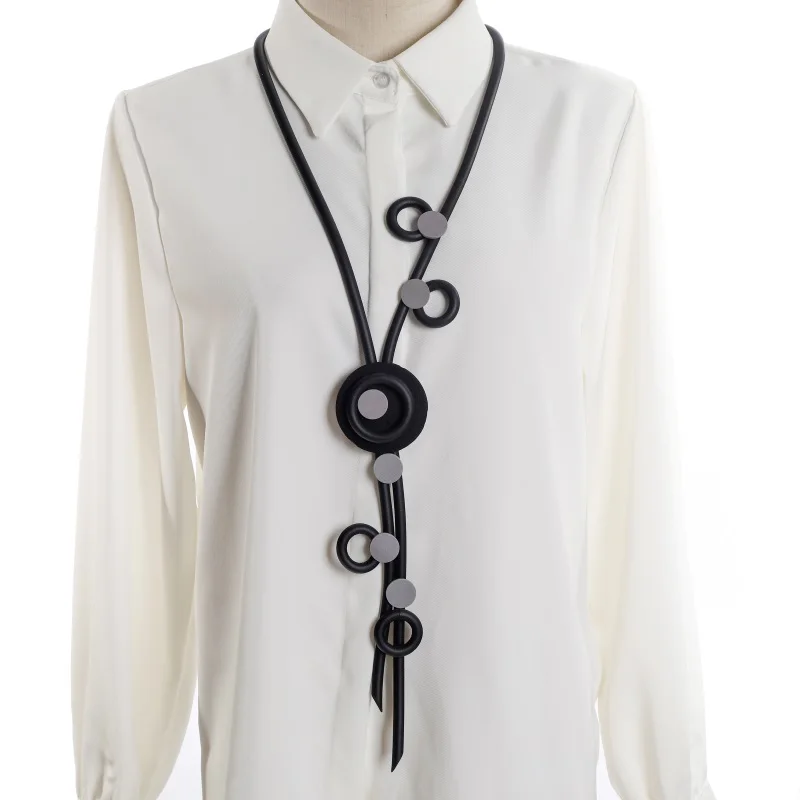 Длинное кожаное ожерелье для женщин винтажная цепь свитера черного цвета в