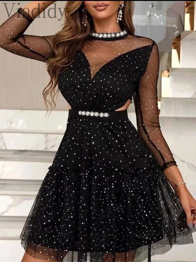 

Женское уличное контрастное платье в горошек с сетчатым рукавом